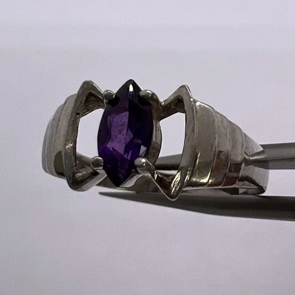 N/A silver ring
